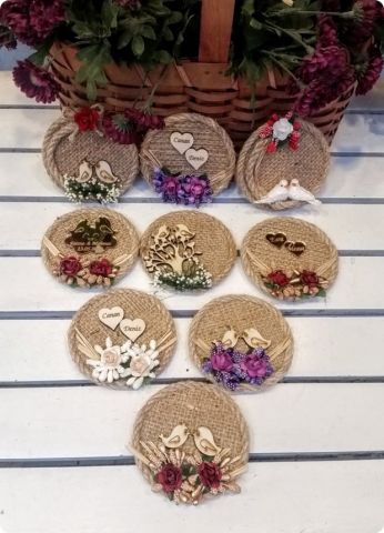 Çuval Ağaç Üstünde Kuşlu Yuvarlak Magnet (Söz, Nişan, Nikah, Şekeri)