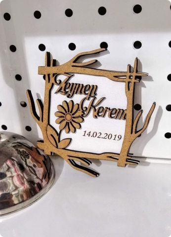 Çift Katlı Dallı & Papatyalı Ahşap Çerçeve