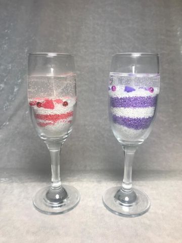 Uzun cam kadehte süslü jel mum (19cm)