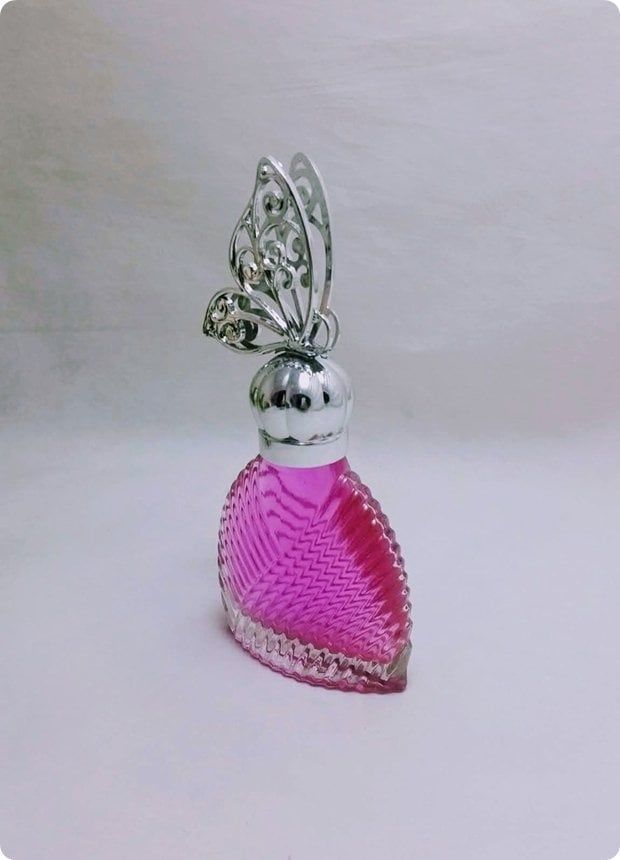 12 li 3 boyutlu pvc kelebek Tepelikli Diva Yassı Cam Kolonya Şişesi 50 cc