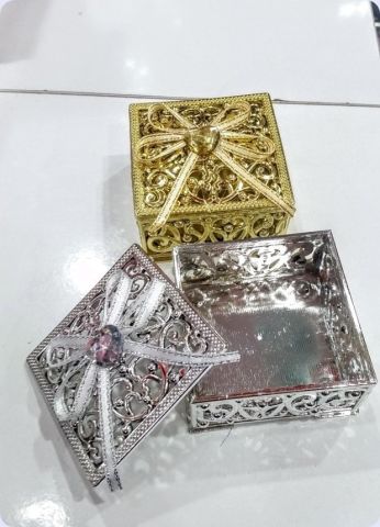 12 Li 5,5 cm İşli Kare Kutu
