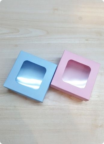 10x10x5 cm Kare Pencereli Karton Asetat Kutu 20 li