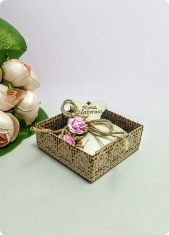 50 li 9x9x3 cm Altı Karton (Dantel Desenli) DEmonte Asetat Kapaklı Kutu