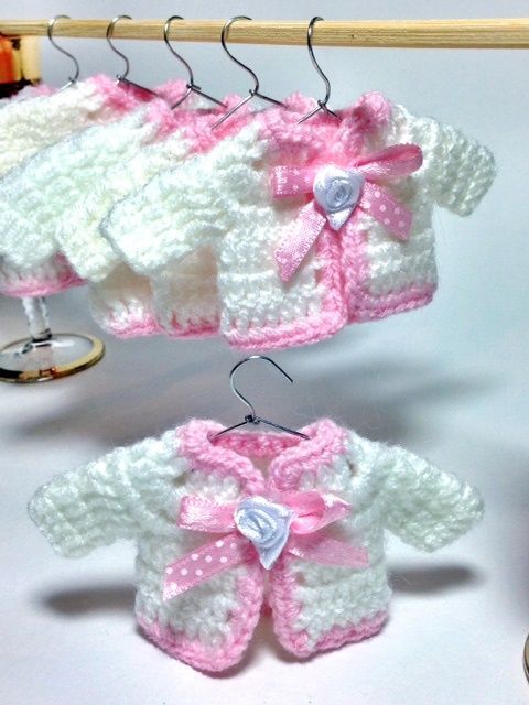 Askılı Örgü Hırka Bebek Şekeri Objesi