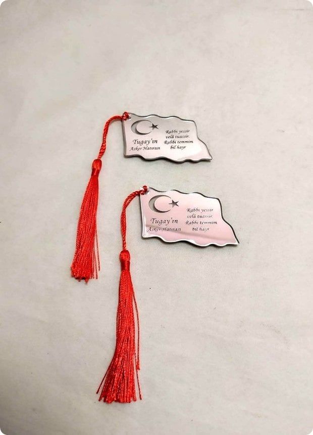 Süslü Bayrak pleksi ayna asker hatırası (4*6 cm )